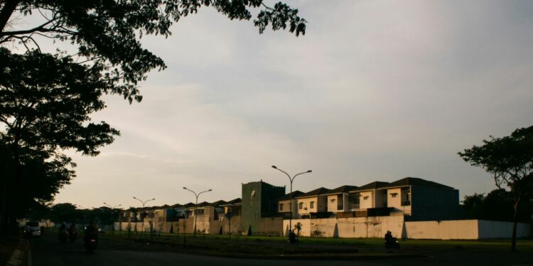 Bekasi Memang Anomali: 'Kota Industri' yang Kini Jadi 'Kota Sejuta Pungli'