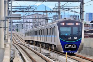 4 Aturan Tidak Tertulis yang Harus Kamu Pahami Saat Naik MRT biar Nggak Bikin Malu Diri Sendiri
