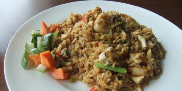 Acar Adalah Sebaik-baiknya Pendamping Nasi Goreng, tapi Kamu Masih Mempertanyakan Fungsinya?