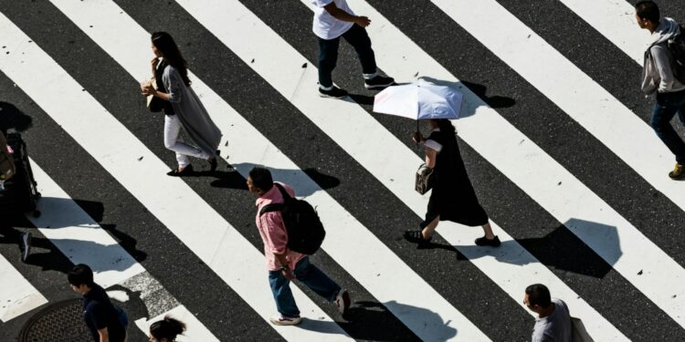 Ini yang akan Terjadi Seandainya Jalan di Lamongan Mulus Semua Mojok.co