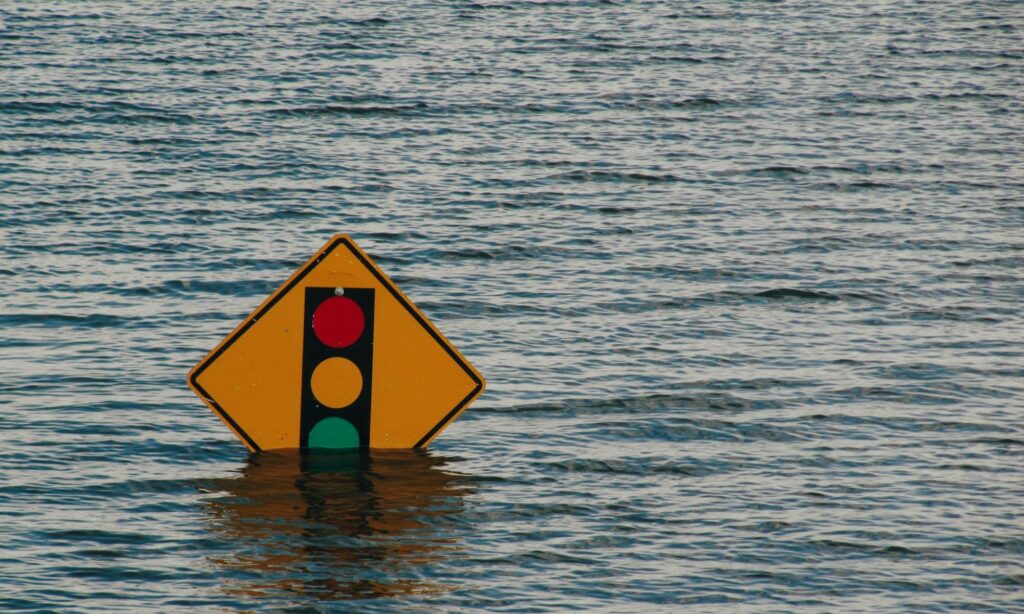 Banjir Kendal Persoalan yang Sudah Lama Ada dan Pemda Selalu Gagap Mengatasinya Mojok.co