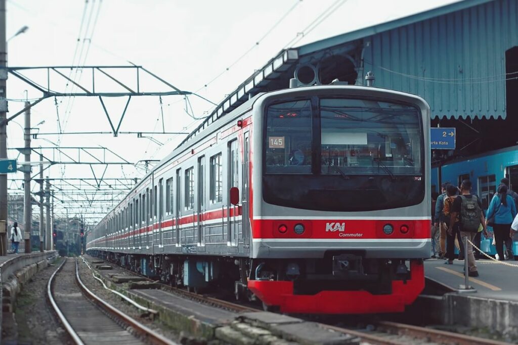 Alasan Emak-emak Cikarang Memenuhi dan Jadi Raja KRL Tujuan Tanah Abang jawa timur
