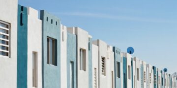 5 Model Rumah yang Populer Banget di Indonesia, padahal Aslinya Nggak Cocok Sama Sekali