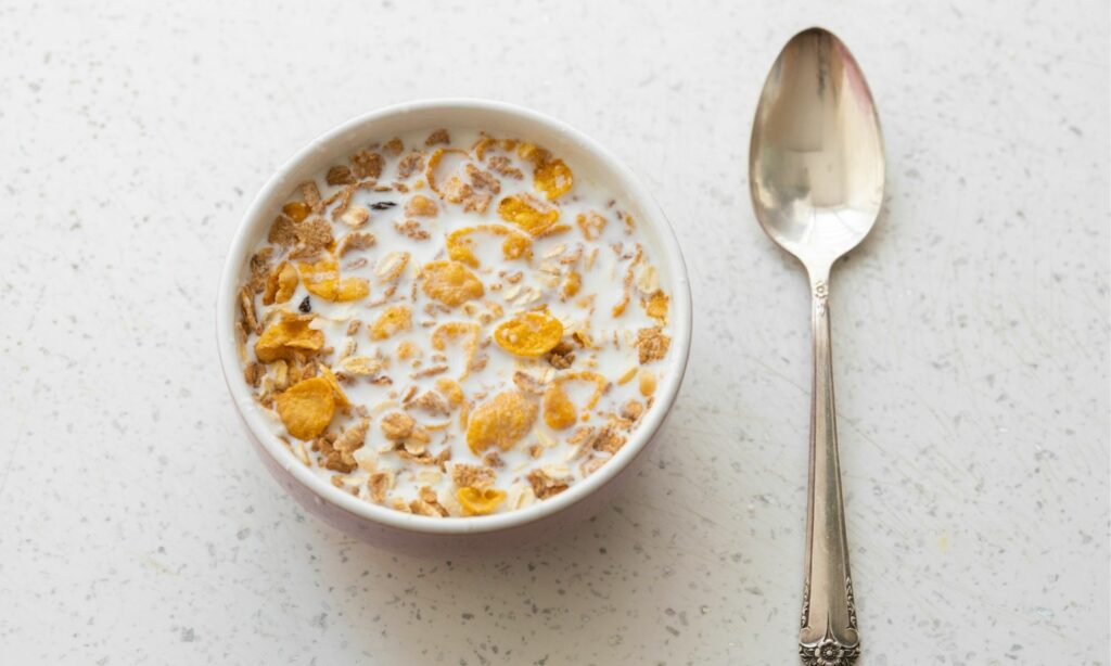 4 Sereal Indomaret yang Cocok untuk Anak Kos, Praktis dan Nggak Bikin Dompet Menangis Mojok.co