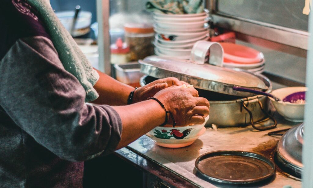 Dosa Pedagang Bubur Ayam Khas Jakarta yang Berjualan di Jogja Mojok.co