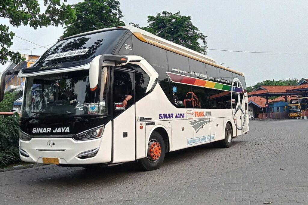 Meski Dijuluki Bus Keong, Bus Sleeper Sinar Jaya Adalah yang Terbaik untuk Rute Perjalanan Surabaya-Jakarta
