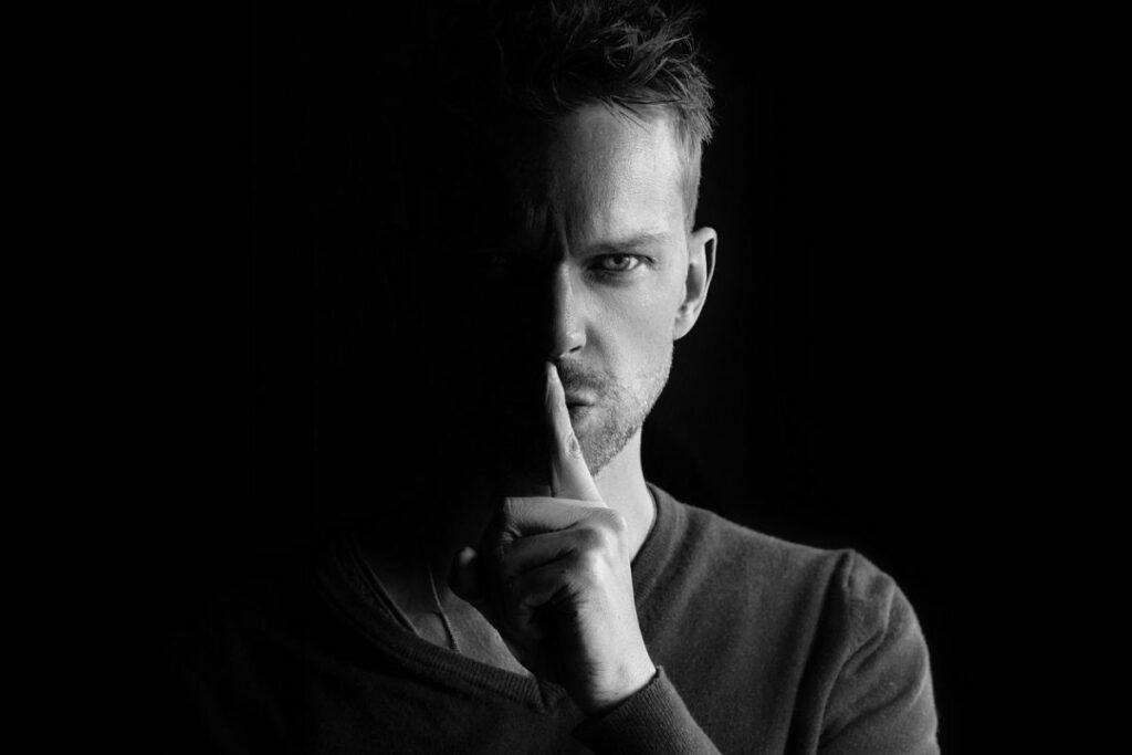 Guru Kencing Berdiri, Murid Disuruh Jaga Reputasi: Kenapa kalau Ada Kasus di Sekolah, Bukannya Diselesaikan, tapi Murid Dibungkam demi Reputasi?