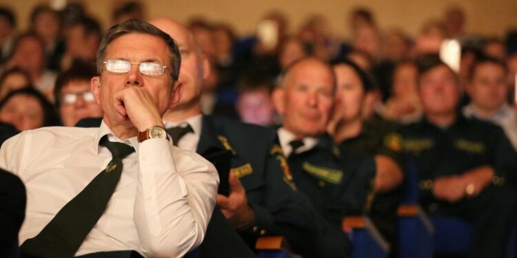 Terlalu Dini untuk Memuji Dedy Mulyadi, sebab Bulan Madu Itu Hanya Sementara