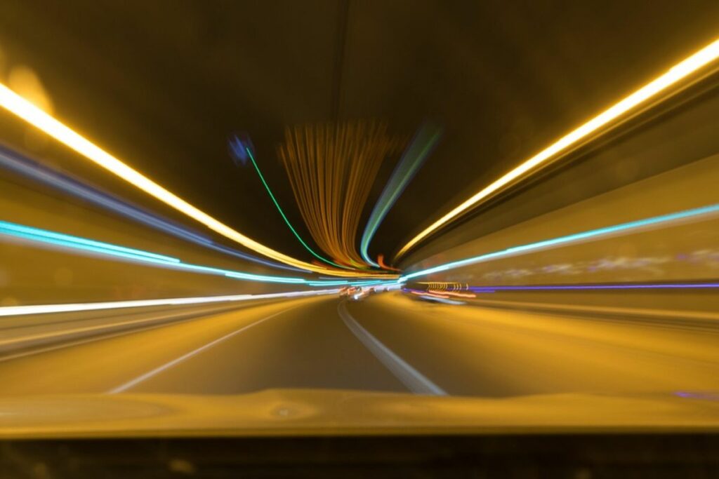 Bus Mira Nggak Ada Bedanya dengan Roller Coaster, Bikin Jantung Copot dan Makin Dekat dengan Tuhan