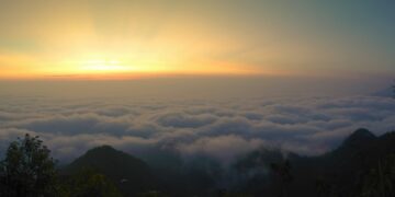 Berkunjung ke Gunung Telomoyo Saat Musim Hujan Hanya Mendatangkan Kecewa, Mending Urungkan Niatmu dan Rebahan di Rumah