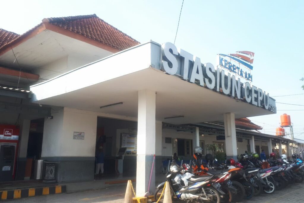 Membayangkan Apa yang Akan Terjadi jika Stasiun Cepu Blora Nggak Pernah Dibangun