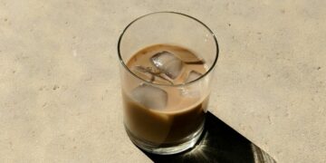 Jangan Remehkan Es Kopi Sachet Warmindo karena Lebih Enak dari Es Kopi Susu ala Kafe