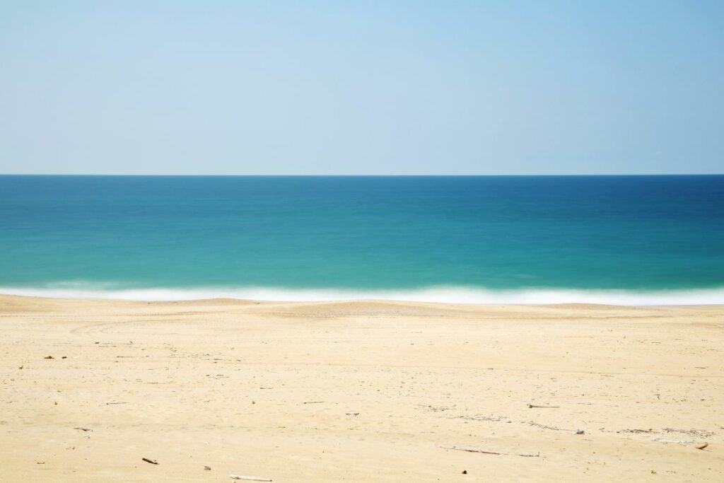 Pantai Delegan Gresik, Pantai Pasir Putih yang Nggak Akan Saya Kunjungi Lagi