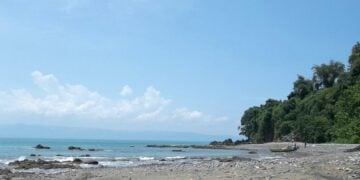 Pantai Pelabuhan Ratu Sukabumi Potensial, tapi Malah Kumuh dan Nggak Terawat
