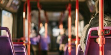 Shuttle UNNES: Melaju Pelan seperti Keong, tapi Membantu dan Membuat Nyaman Mahasiswa