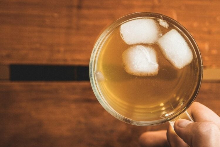 Teh Botol Sosro Tawar Bagus sih buat Diet, tapi Rasanya Sedikit Aneh