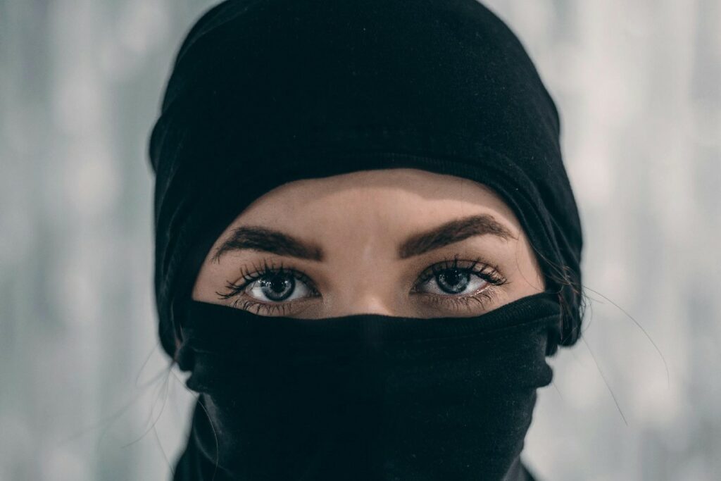 Rae Lil Black Sudah Masuk Islam, Kalian Kapan Tobat? (Pexels)