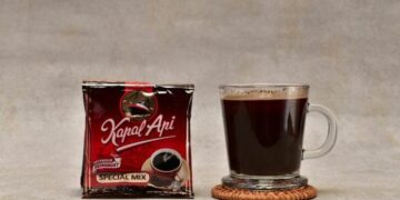 Mengurutkan Varian Kopi Kapal Api dari yang Rasanya Paling Biasa hingga yang Paling Enak  