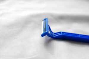 3 Alasan Pisau Cukur Indomaret Adalah Pilihan Terbaik daripada Pisau Cukur Gillette bagi Kaum Mendang-Mending