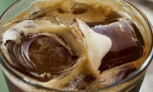 Alasan Saya Lebih Memilih Ngopi dengan Good Day Saset daripada Good Day Botol