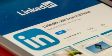 3 Hal yang Sebaiknya Jangan Diunggah di LinkedIn kalau Tidak Ingin Menyesal Mojok.co