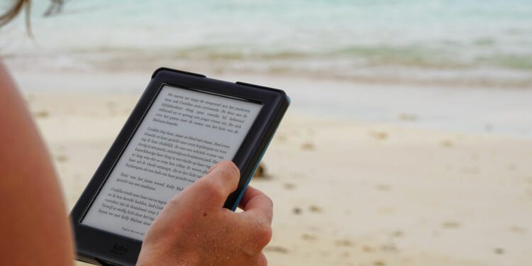 Surat Terbuka untuk Para Penimbun Buku di iPusnas, Apa yang Kalian Lakukan Itu Jahat  Mojok.co