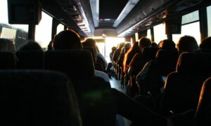 Pengalaman Saya Pertama Kali Naik PO Sinar Jaya dari Tegal ke Cikupa, Banyak Kejutan yang Bikin Kesal