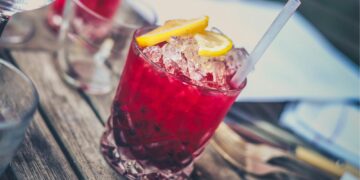 5 Kasta Sirup Indomaret Paling Segar yang Cocok Disuguhkan Saat Lebaran Mojok.co rekomendasi sirup