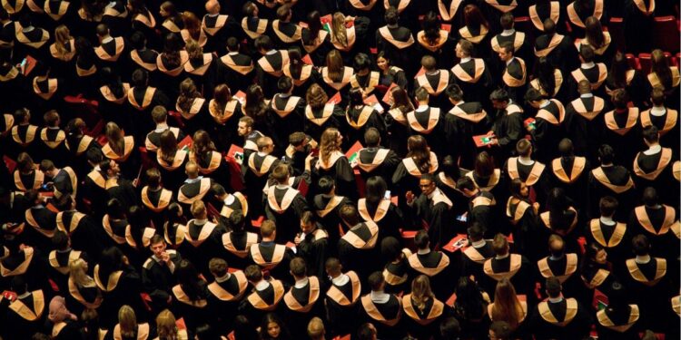 Sebagai Alumni UNY, Ada 3 Hal Menyebalkan di UNY yang Kadang Bikin Saya Kangen Kehidupan Masa Kuliah