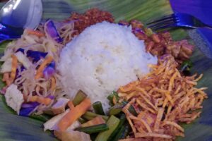 Banyumas Bukan Cuma Ngapak, tapi Juga Surga Nasi Rames Paling Jujur
