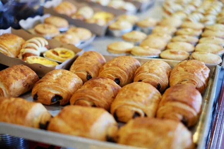 Aturan Tidak Tertulis Saat Jajan Pertama Kali di Holland Bakery yang Perlu Diketahui