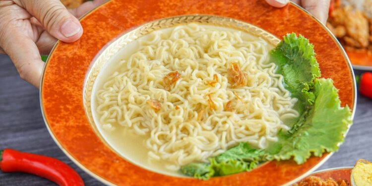 4 Mie Instan yang Cuma Bisa Kamu Beli di Alfamart, Indomaret Nggak Jual