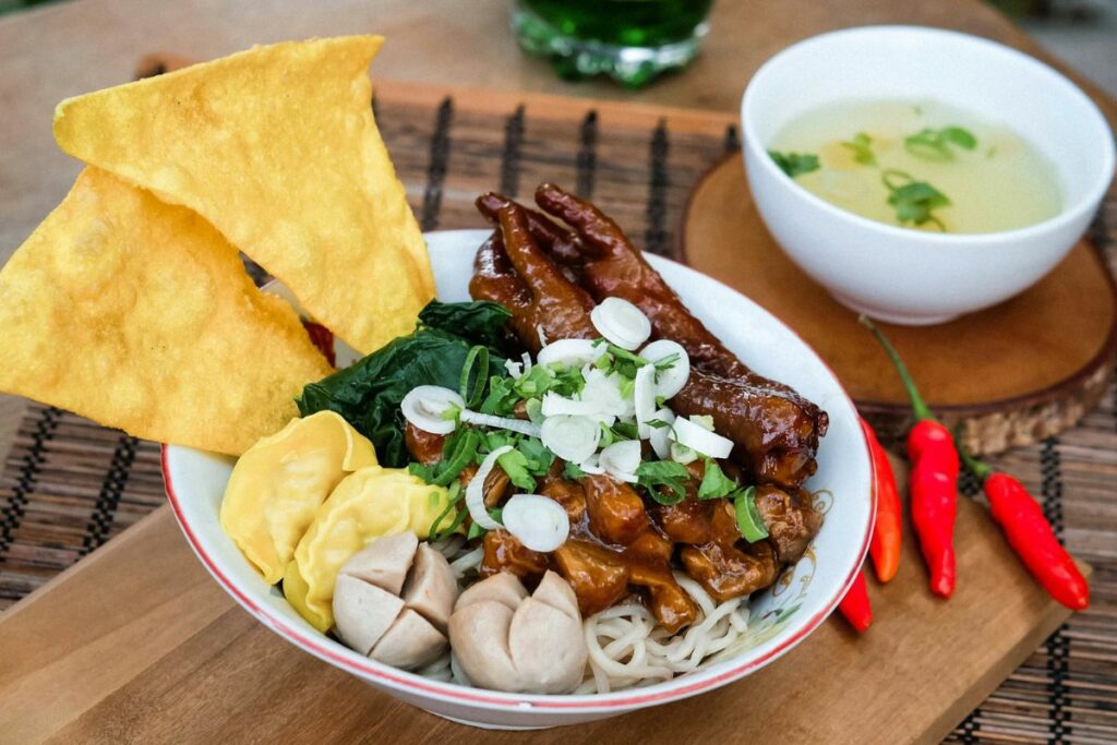 Mie Ayam Chili Oil, Inovasi Kurang Masuk Akal bagi Saya