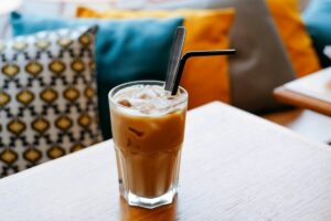 Kalian Terlalu Sibuk Membandingkan Tuku dan Couvee di Jogja Sampai Melupakan Calf, Kopi Underrated yang Enak Banget