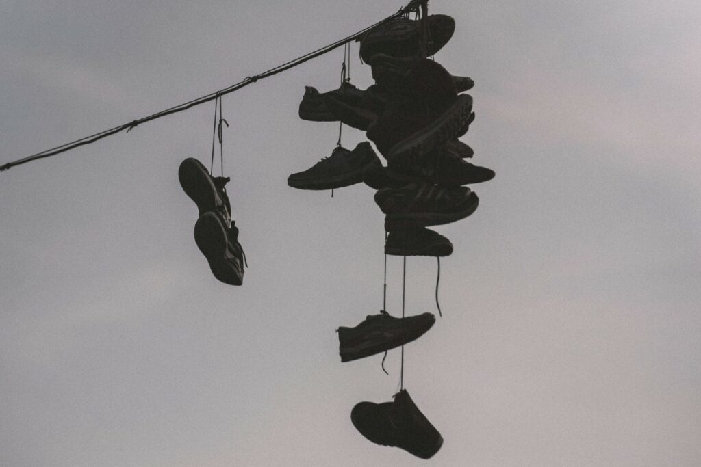 Hanya Orang Bodoh yang Mikir Sneakers Aerostreet Murahan (Unsplash)