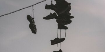 Hanya Orang Bodoh yang Mikir Sneakers Aerostreet Murahan (Unsplash)