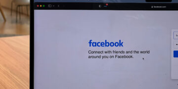 Jadi Korban Penipuan Lowongan Kerja di Facebook, Duit Melayang (Unsplash)