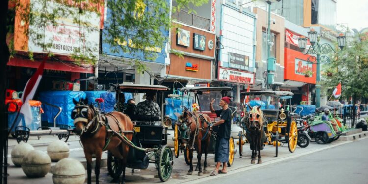 Malioboro Jogja Bau Pesing, Kuda Andong Bakal Pakai Popok (Unsplash)
