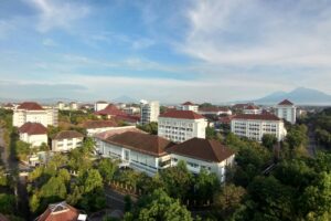 4 Tahun Kuliah di UGM, Saya Baru Menyesal Sudah Mengambil Jurusan Sosiologi yang Ternyata Susah Dapat Kerja dan Gaji Nggak Sesuai Harapan