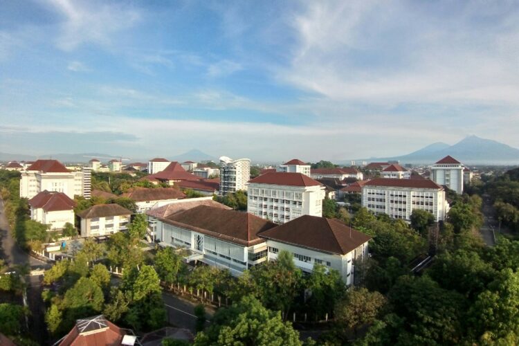 Sosiologi UGM Bikin Saya Pernah Menyesal Kuliah 4 Tahun (Unsplash)