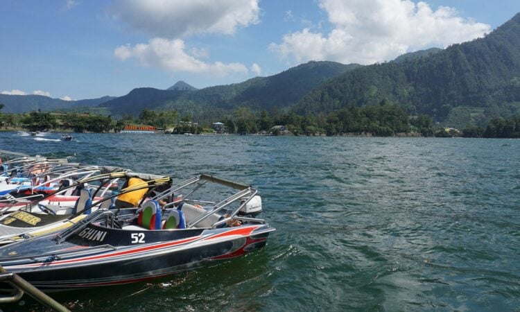 Telaga Sarangan Magetan, Destinasi Wisata yang Kerap Disalahpahami Berada di Karanganyar karena Beberapa Alasan Mojok.co