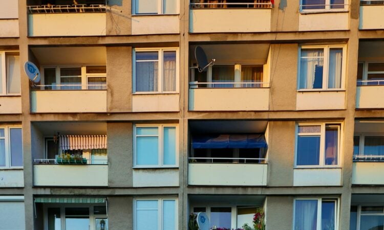 5 Kelemahan Tinggal di Kos Putri yang Jarang Disadari Banyak Orang Mojok.co