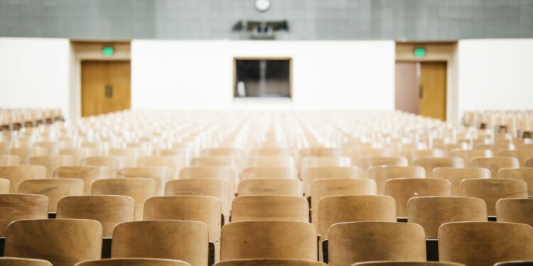 UNY, Kampus Pendidikan yang (Tidak Selalu) Mendidik Mojok.co