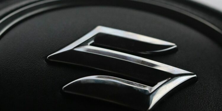 Alasan Saya Jatuh Cinta pada Suzuki Karimun Kotak SL410R Mojok.co