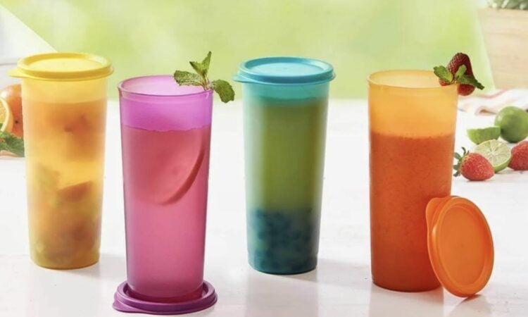 Botol Minum Tupperware Sering Tumpah Jadi Kenangan Buruk Saat SD Mojok.co