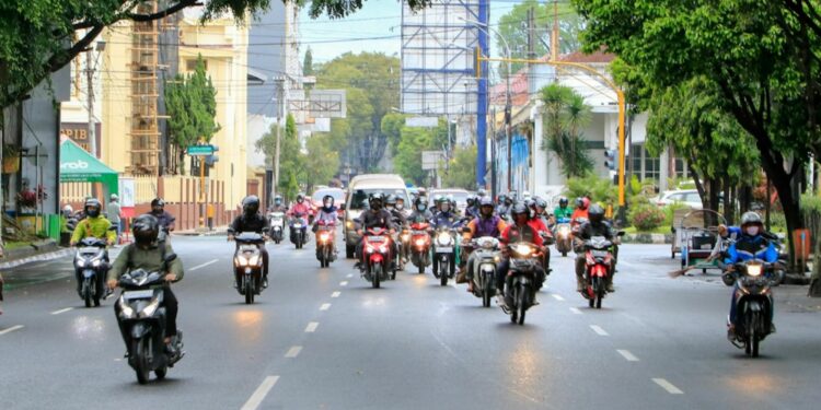 Honda Beat Deluxe Smart Key, Sebaik-baiknya Motor untuk Driver Ojol Mojok.co