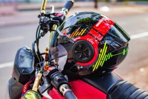 Masalah Kehilangan Helm di Parkiran UM Malang: Ratusan Helm Hilang dalam Beberapa Bulan Gara-gara Pengamanan yang Malas-Malasan!