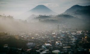 Wisata ke Dieng saat Hujan, Niatnya Healing malah Bikin Pusing