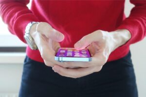 Pengalaman Saya Menelusuri iPhone yang Dijambret: Tidak Semudah Film Spionase!
