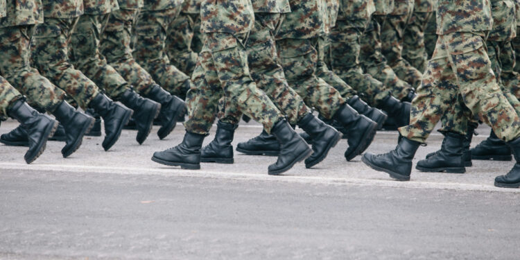 Bahaya Trauma “Anak Nakal” Jawa Barat yang Dikirim Dedi Mulyadi ke Barak (Unsplash)